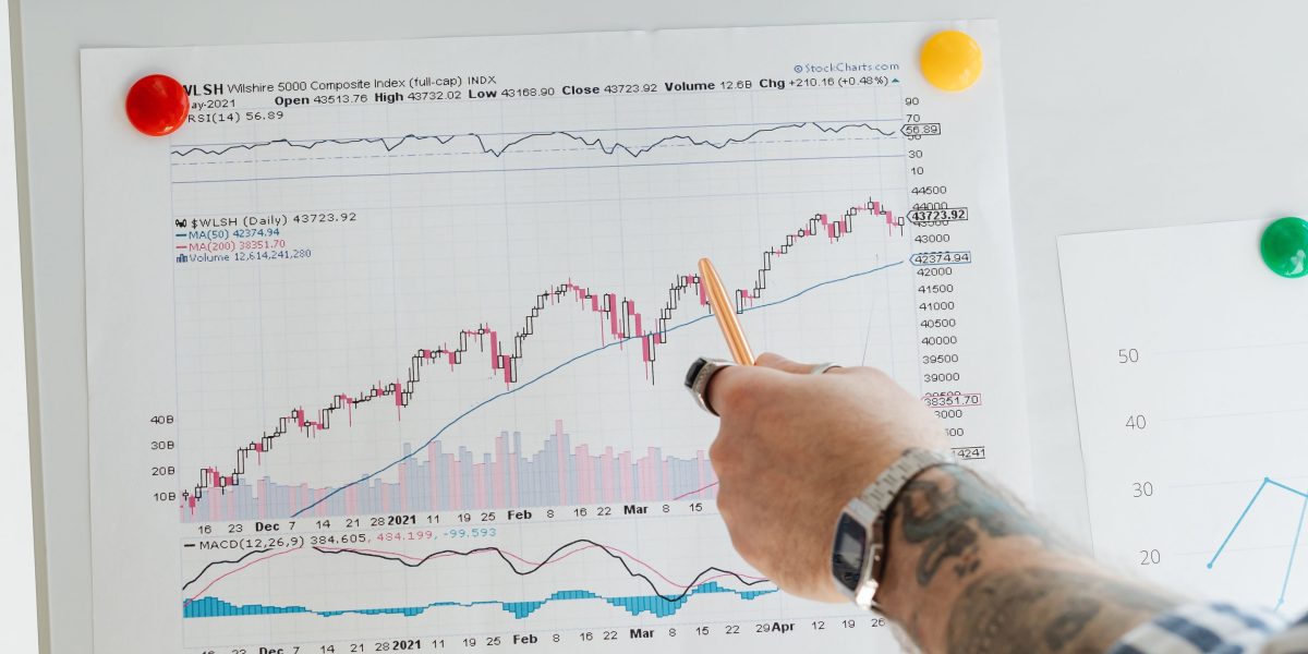 A founder confidently outlines a strategic plan to extend their startup's operational runway using venture debt.