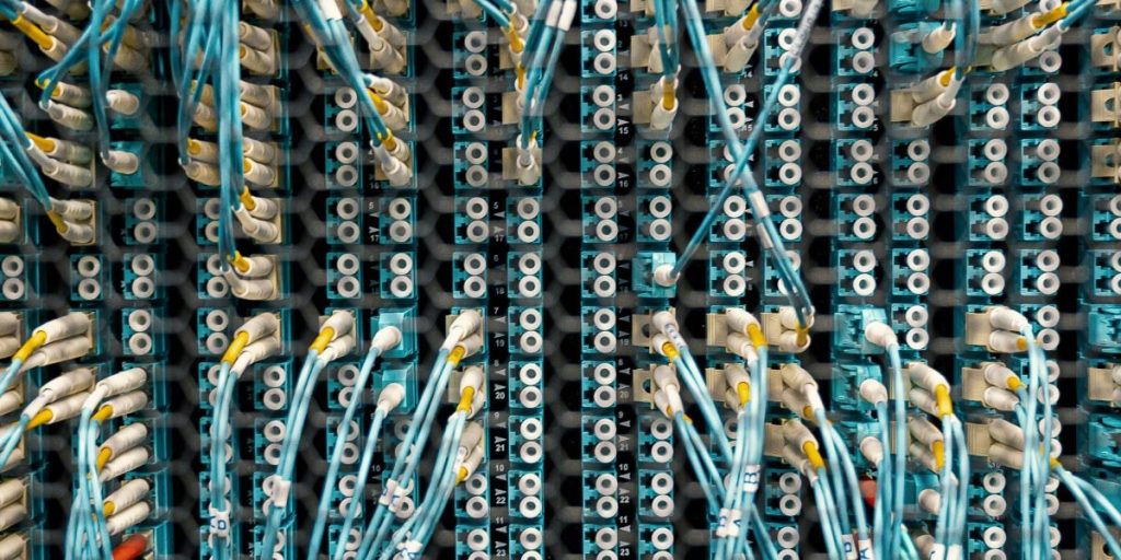 Information Systems vs Information Technology: Your Founder’s Guide to Investor Confidence