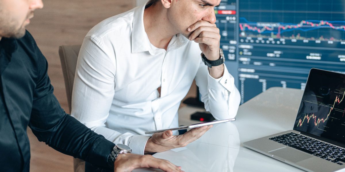 Mastering the Tech Adoption Curve for Startup Success 2026